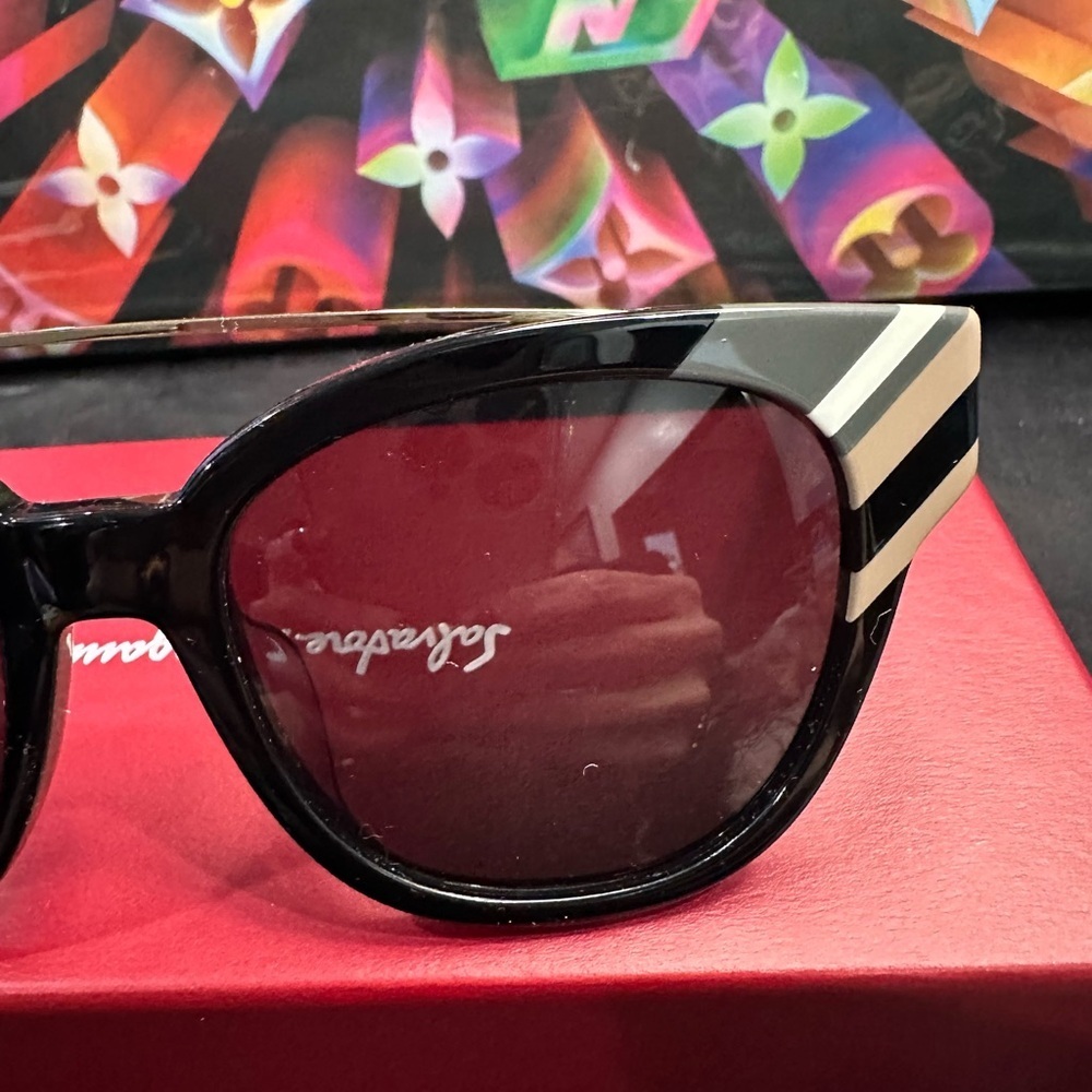 Salvatore Ferragamo SF882SA Cat-eye Sunglasses Black Grey 54mm Box Case NWOT - Picture 4 of 9